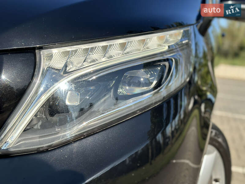 Минивэн Mercedes-Benz V-Class 2015 в Херсоне