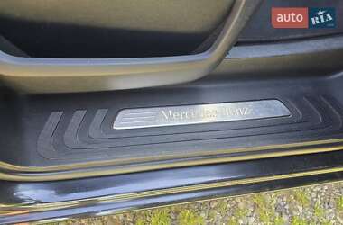Минивэн Mercedes-Benz V-Class 2015 в 
