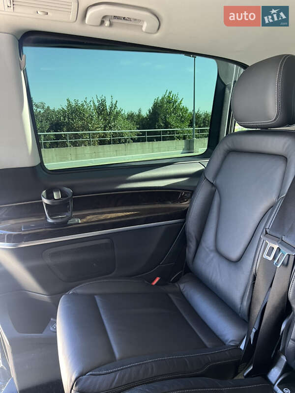 Мінівен Mercedes-Benz V-Class 2016 в Києві