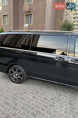 Минивэн Mercedes-Benz V-Class 2017 в 