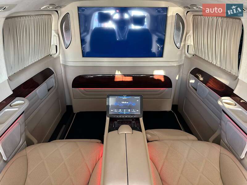 Минивэн Mercedes-Benz V-Class 2021 в Киеве