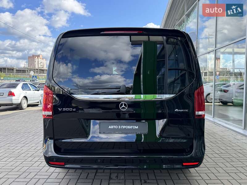 Минивэн Mercedes-Benz V-Class 2021 в Киеве