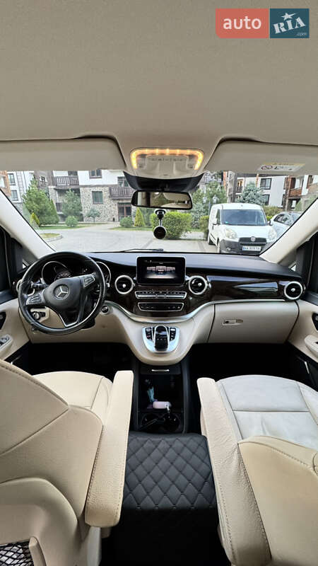 Мінівен Mercedes-Benz V-Class 2016 в Києві фото 4 Мінівен Mercedes-Benz V-Class 2016 в Києві
