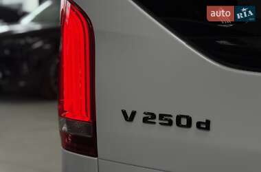 Минивэн Mercedes-Benz V-Class 2015 в 