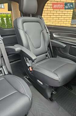 Минивэн Mercedes-Benz V-Class 2020 в 