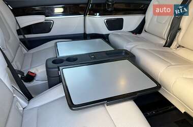Минивэн Mercedes-Benz V-Class 2019 в 