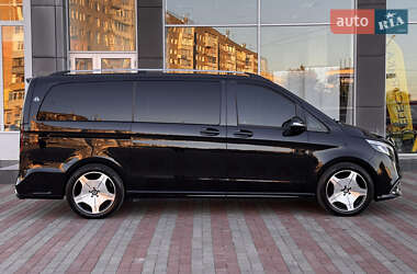 Минивэн Mercedes-Benz V-Class 2016 в 