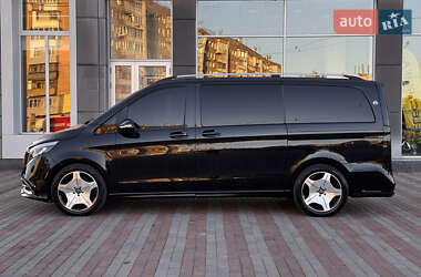 Минивэн Mercedes-Benz V-Class 2016 в 