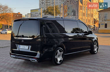 Минивэн Mercedes-Benz V-Class 2016 в 