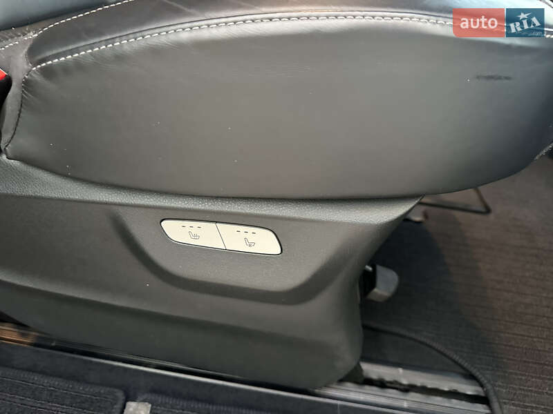 Минивэн Mercedes-Benz V-Class 2023 в Одессе