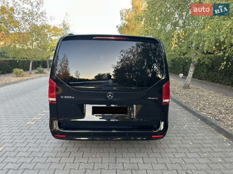 Минивэн Mercedes-Benz V-Class 2023 в Одессе