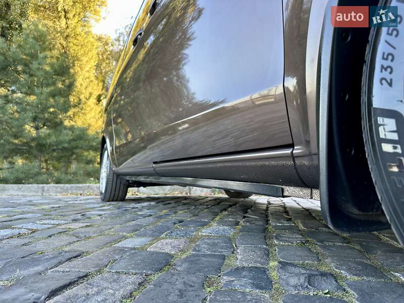 Мінівен Mercedes-Benz V-Class 2016 в Києві