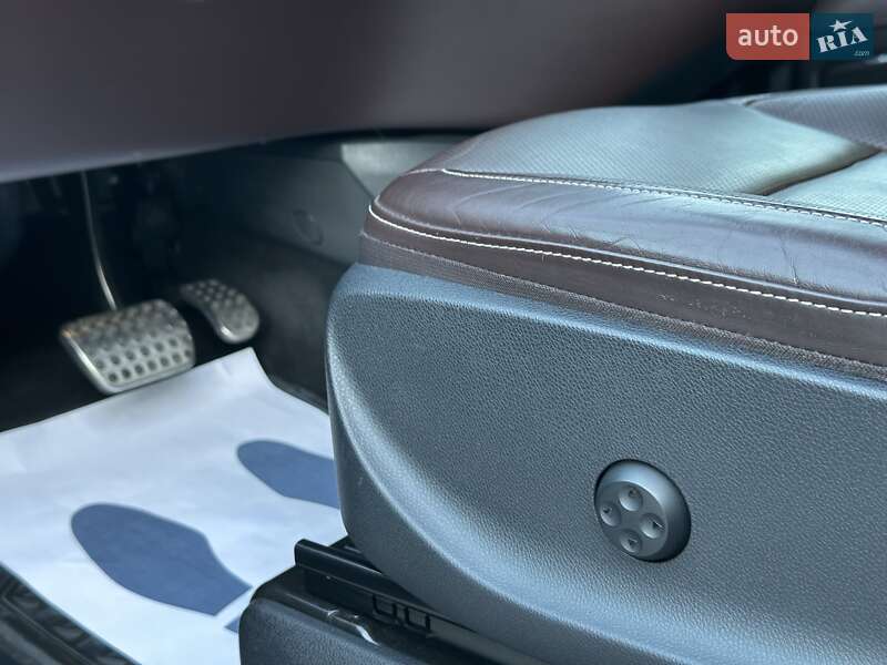 Мінівен Mercedes-Benz V-Class 2016 в Києві