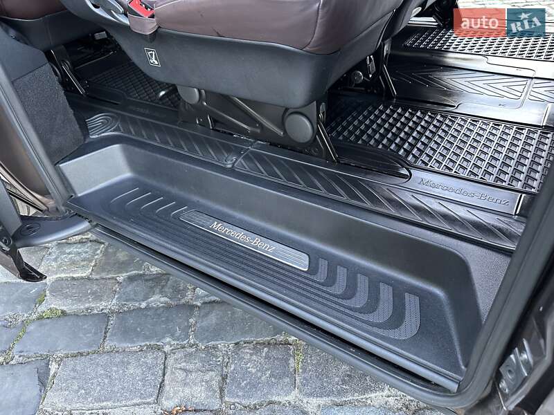 Мінівен Mercedes-Benz V-Class 2016 в Києві