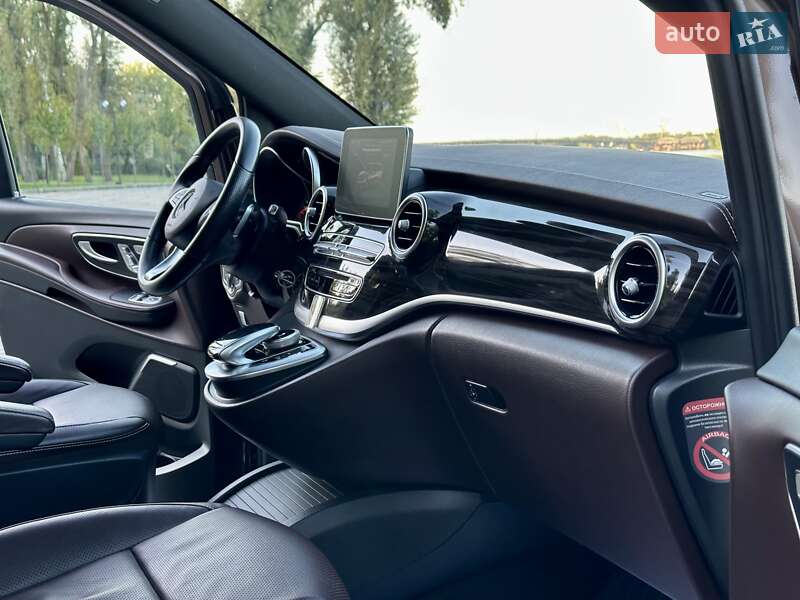 Мінівен Mercedes-Benz V-Class 2016 в Києві