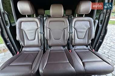 Минивэн Mercedes-Benz V-Class 2016 в 