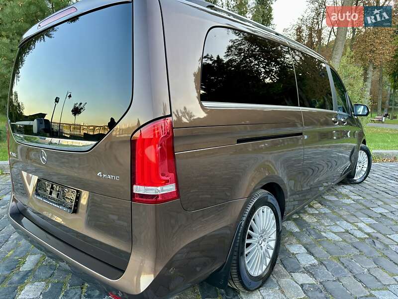 Мінівен Mercedes-Benz V-Class 2016 в Києві