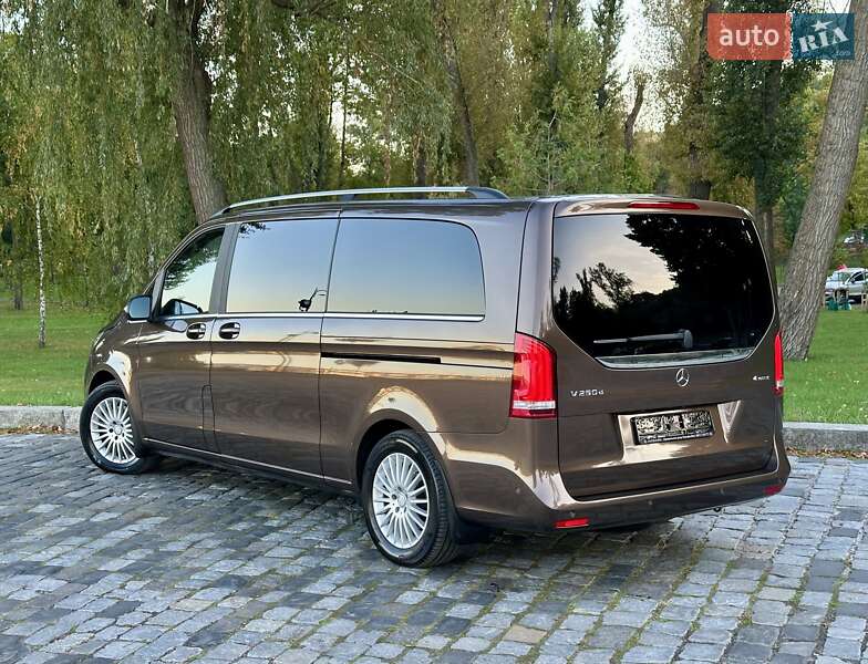 Мінівен Mercedes-Benz V-Class 2016 в Києві