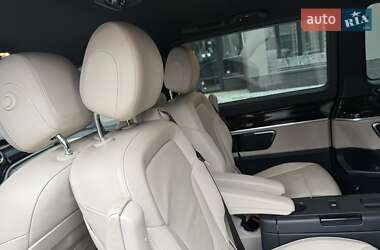 Минивэн Mercedes-Benz V-Class 2018 в 