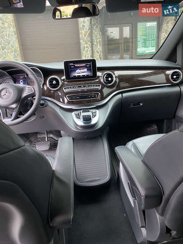 Мінівен Mercedes-Benz V-Class 2018 в Києві фото 12 Мінівен Mercedes-Benz V-Class 2018 в Києві