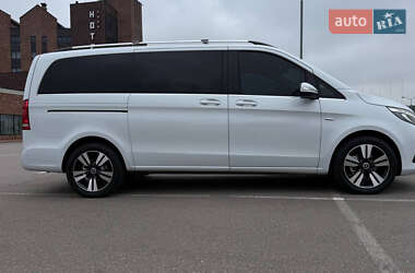 Минивэн Mercedes-Benz V-Class 2016 в 