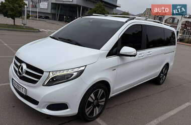 Минивэн Mercedes-Benz V-Class 2016 в 