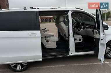 Минивэн Mercedes-Benz V-Class 2016 в 