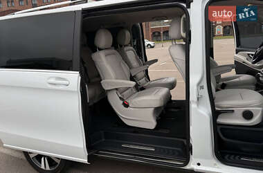 Минивэн Mercedes-Benz V-Class 2016 в 
