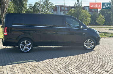 Минивэн Mercedes-Benz V-Class 2015 в  фото 10 Минивэн Mercedes-Benz V-Class 2015 в
