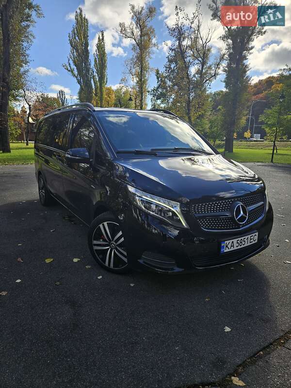 Минивэн Mercedes-Benz V-Class 2017 в 