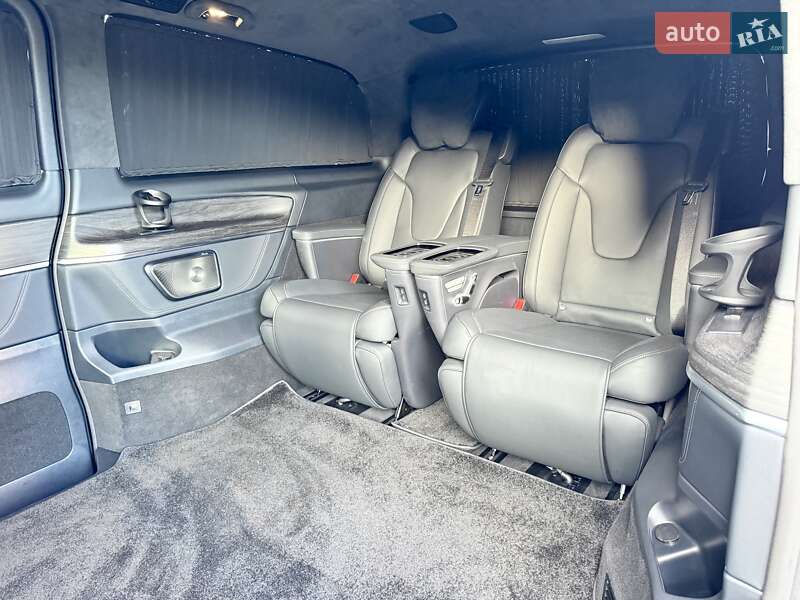 Минивэн Mercedes-Benz V-Class 2025 в Киеве