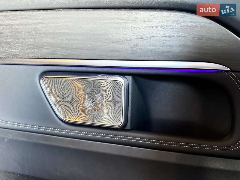 Минивэн Mercedes-Benz V-Class 2025 в Киеве