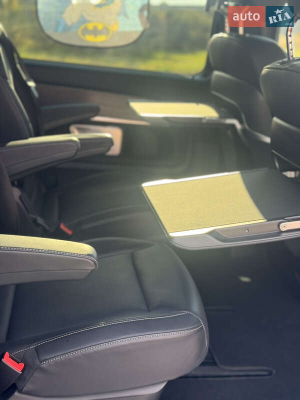 Минивэн Mercedes-Benz V-Class 2025 в Львове