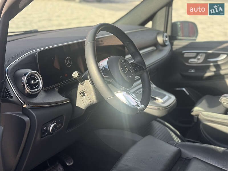 Минивэн Mercedes-Benz V-Class 2025 в Львове