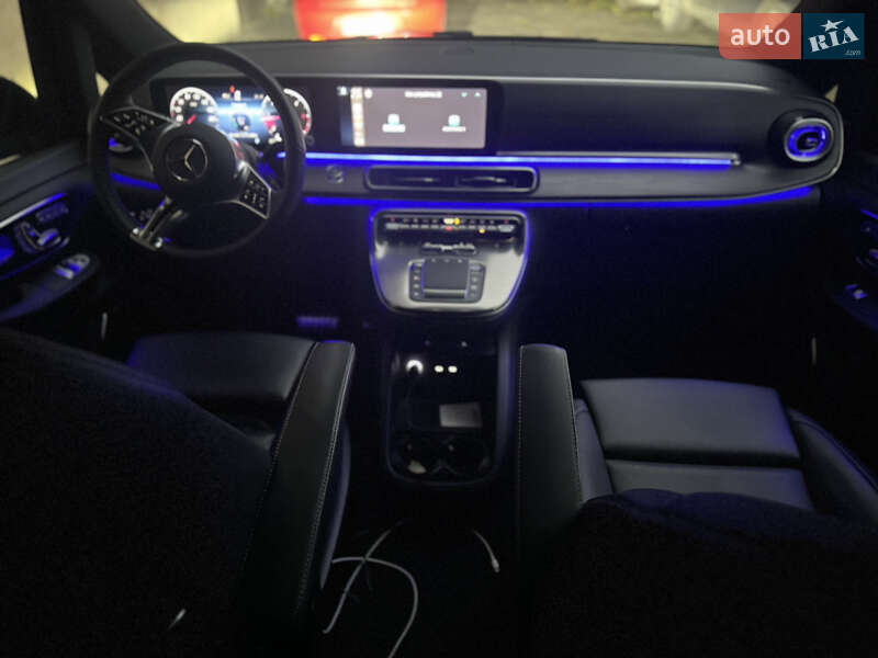 Минивэн Mercedes-Benz V-Class 2025 в Львове