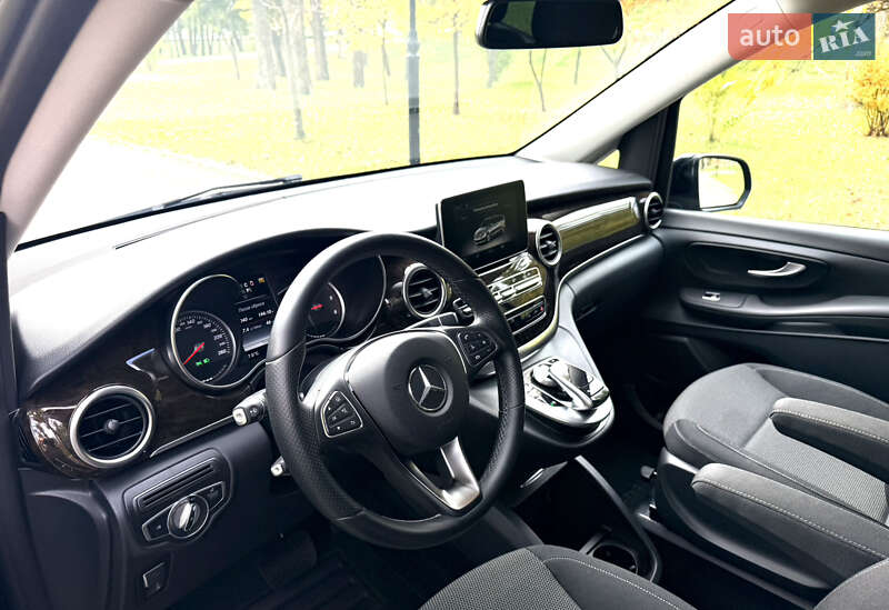 Минивэн Mercedes-Benz V-Class 2017 в Киеве