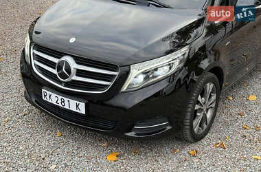 Мінівен Mercedes-Benz V-Class 2015 в  фото 28 Мінівен Mercedes-Benz V-Class 2015 в