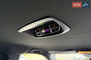 Мінівен Mercedes-Benz V-Class 2015 в  фото 37 Мінівен Mercedes-Benz V-Class 2015 в