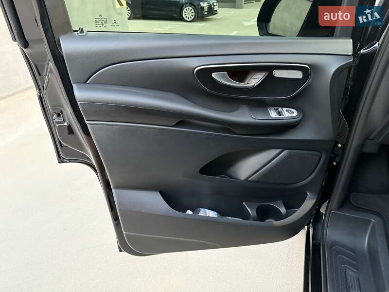 Минивэн Mercedes-Benz V-Class 2021 в Киеве