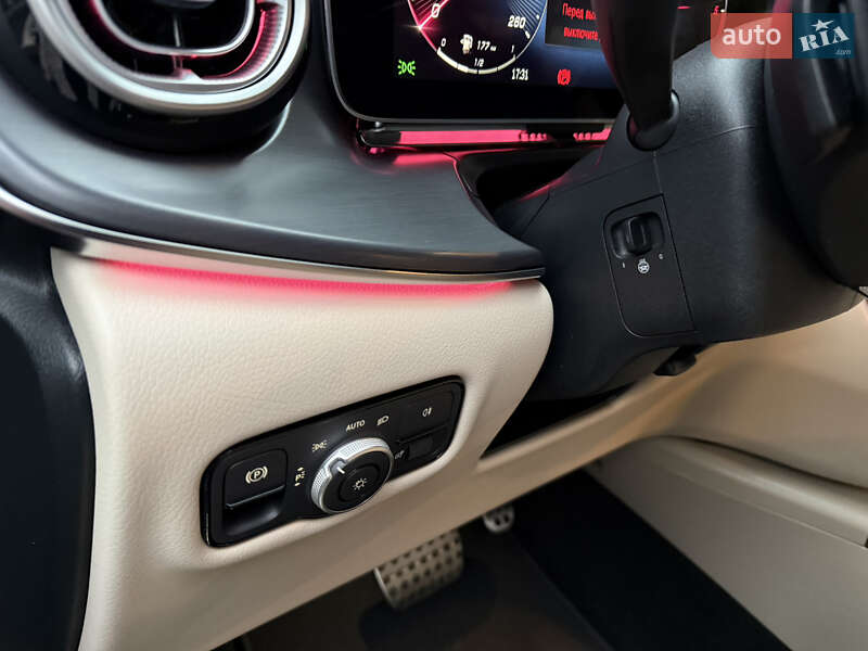 Минивэн Mercedes-Benz V-Class 2025 в Киеве