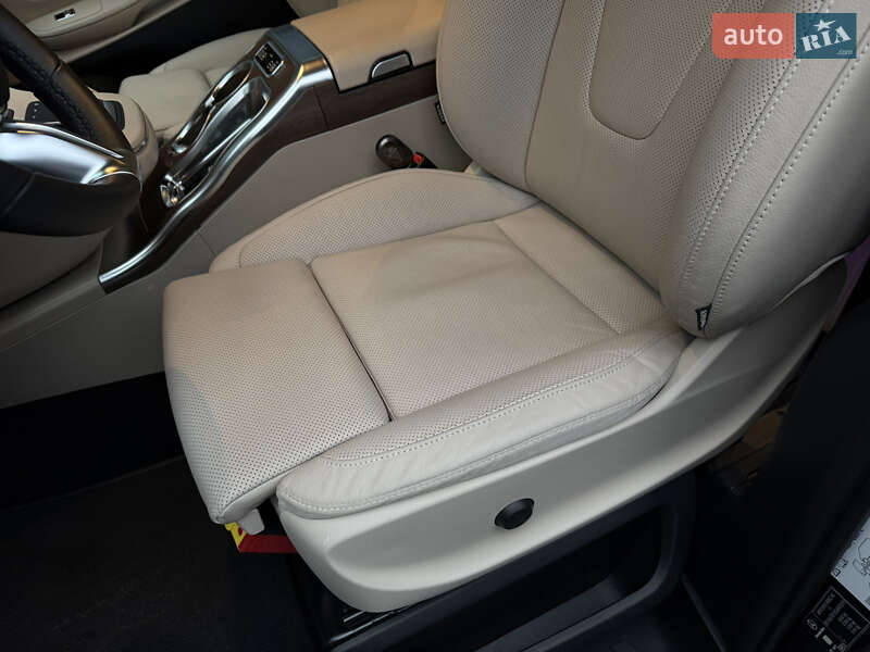 Минивэн Mercedes-Benz V-Class 2025 в Киеве