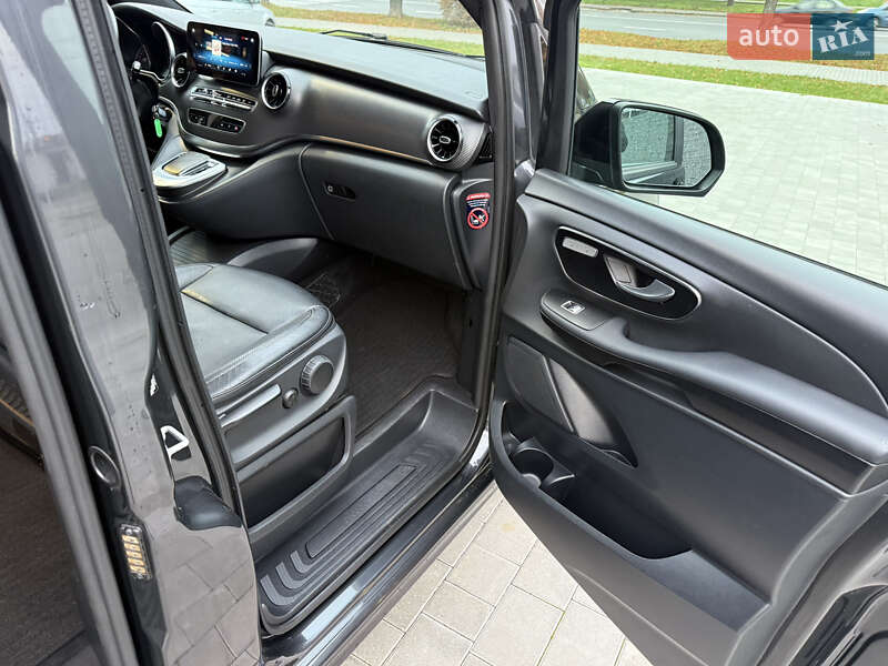Мінівен Mercedes-Benz V-Class 2021 в Луцьку