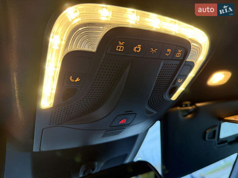 Мінівен Mercedes-Benz V-Class 2021 в Луцьку