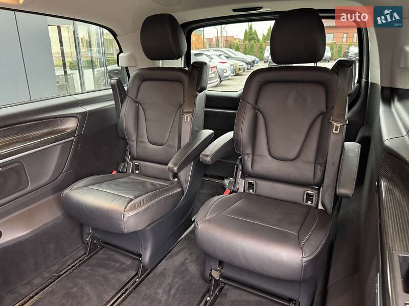 Мінівен Mercedes-Benz V-Class 2021 в Рівному