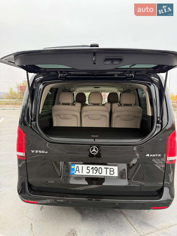Минивэн Mercedes-Benz V-Class 2015 в Киеве