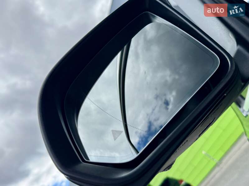 Минивэн Mercedes-Benz V-Class 2023 в Киеве фото 29 Минивэн Mercedes-Benz V-Class 2023 в Киеве