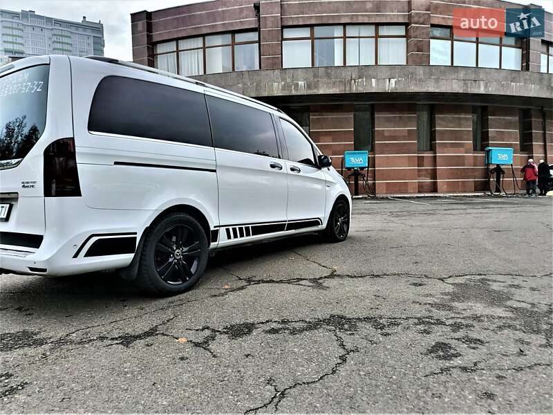 Мінівен Mercedes-Benz V-Class 2015 в Одесі