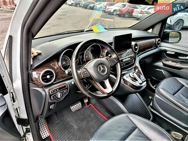 Мінівен Mercedes-Benz V-Class 2015 в Одесі