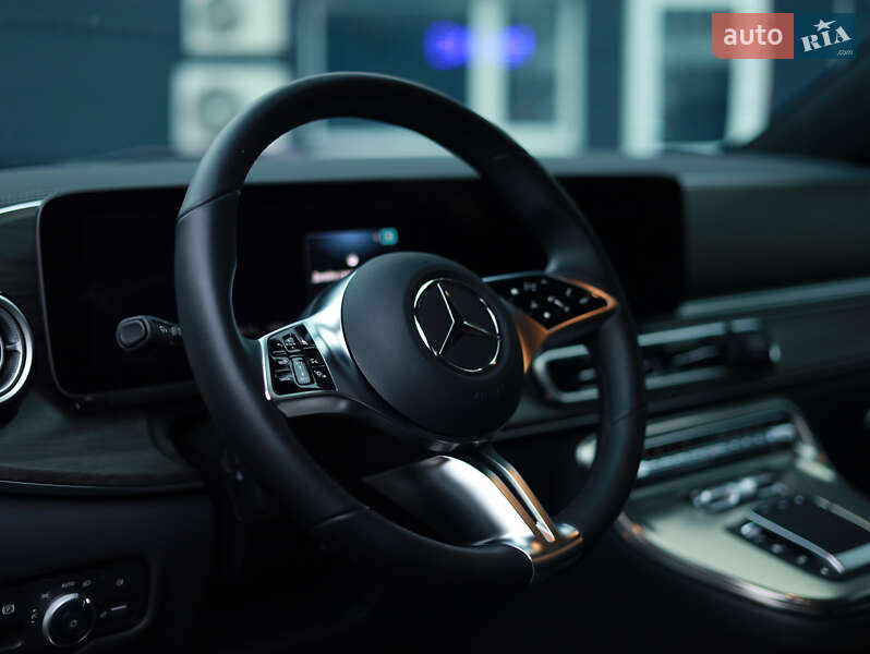 Минивэн Mercedes-Benz V-Class 2024 в Киеве