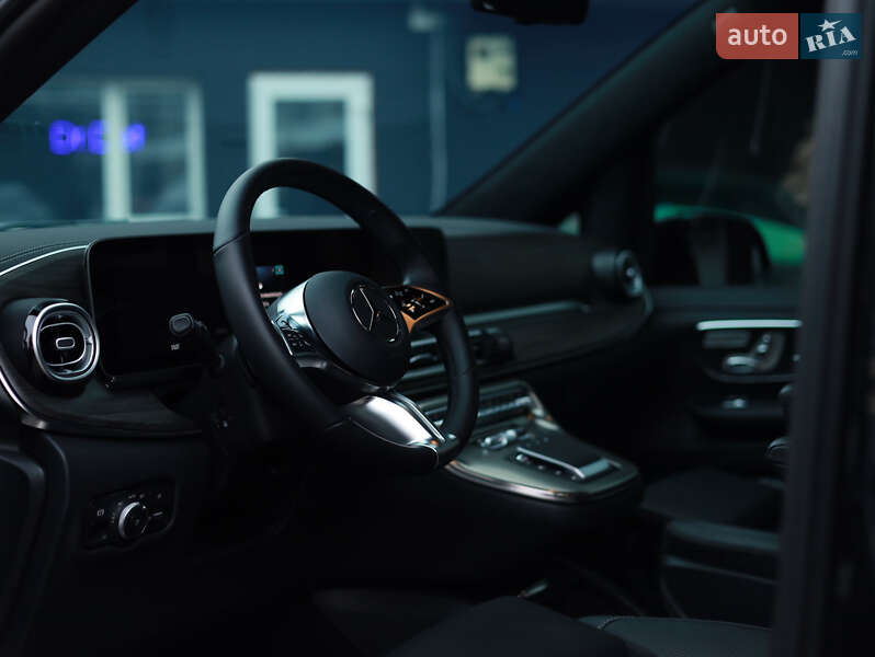 Минивэн Mercedes-Benz V-Class 2024 в Киеве